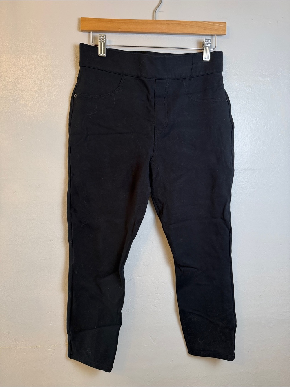 SPANX Womens Pull on Cropped Pants Black size Medium